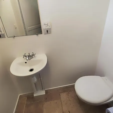 2 Bedroom Awesome In Saint-laurent-de-la-ca