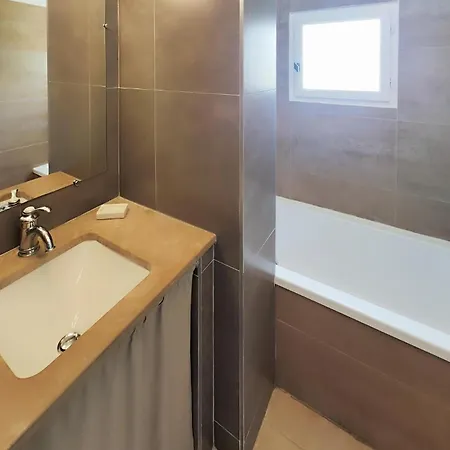 Ferienhaus 2 Bedroom Awesome In Saint-laurent-de-la-ca *